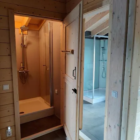 Momage Dichtbij Skiliften, Skiverhuur En Bikepark! Chalet