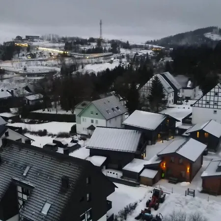 Momage Dichtbij Skiliften, Skiverhuur En Bikepark! Dağ evi Winterberg